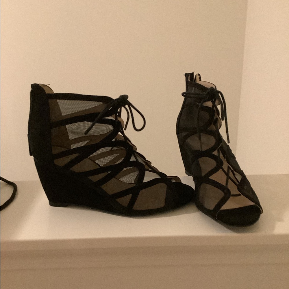 Mesh lace-up sandals